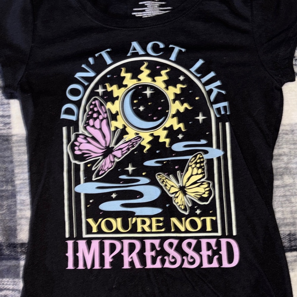 🦋Wound Up Black Tee with Colorful Butterfly Design - Picture 3 of 4